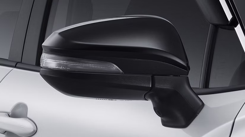 toyota-new-corolla-cross-gr-sport-spion